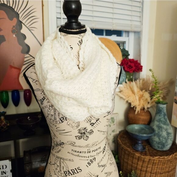 New Aerospostal Crochet Acrylic Stylish Infinity Scarf - Picture 2 of 14